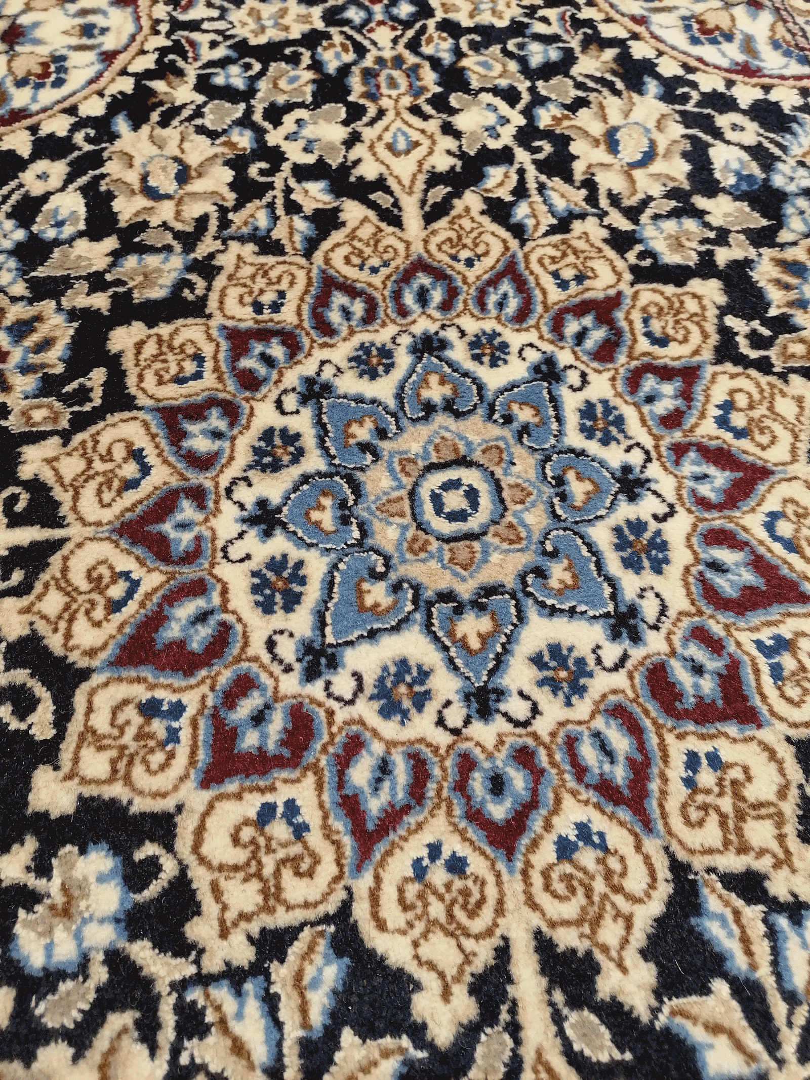 Alfombra FK0382, detalle de ejecución